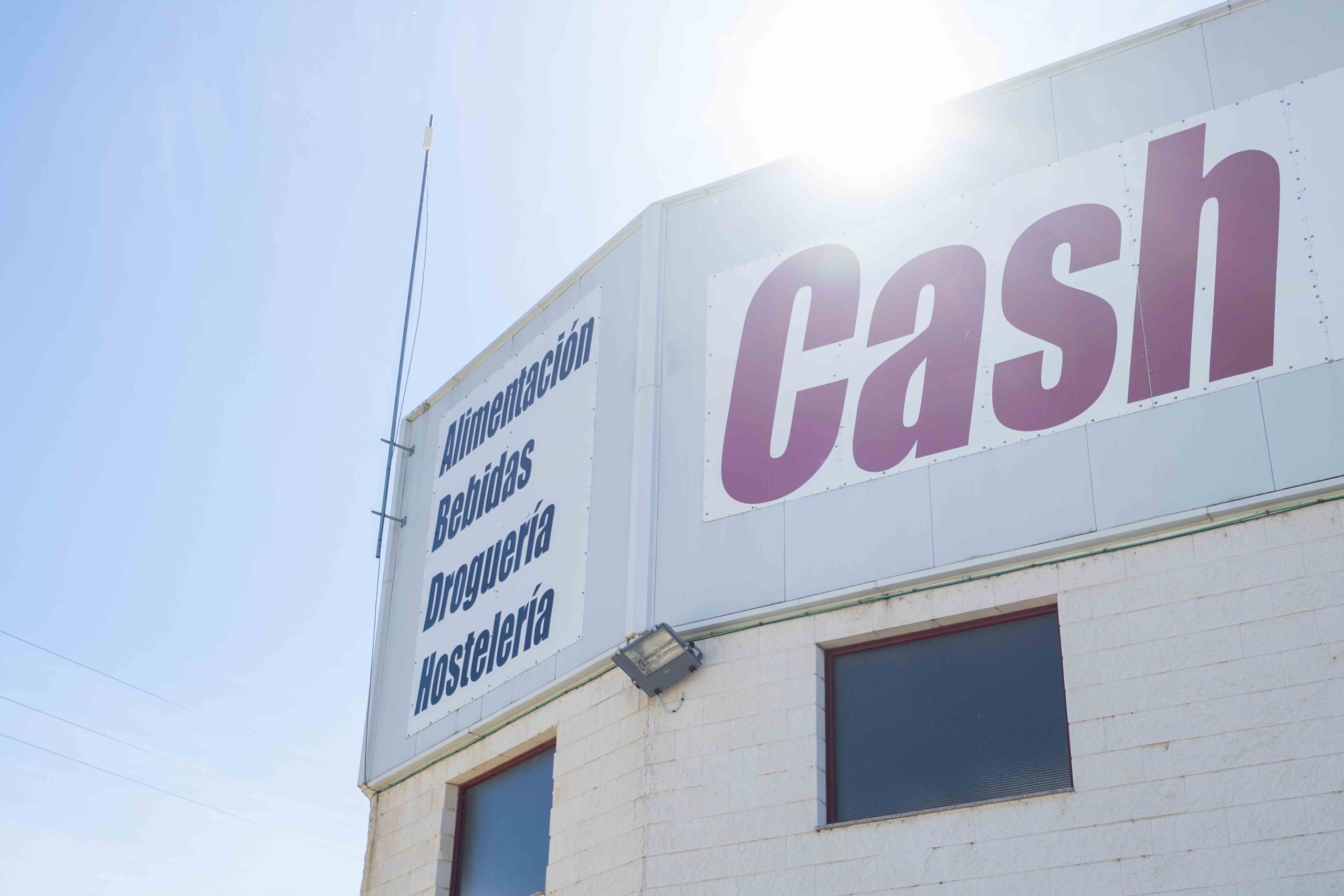 Interior de Cash Boina Moraleja en Moraleja